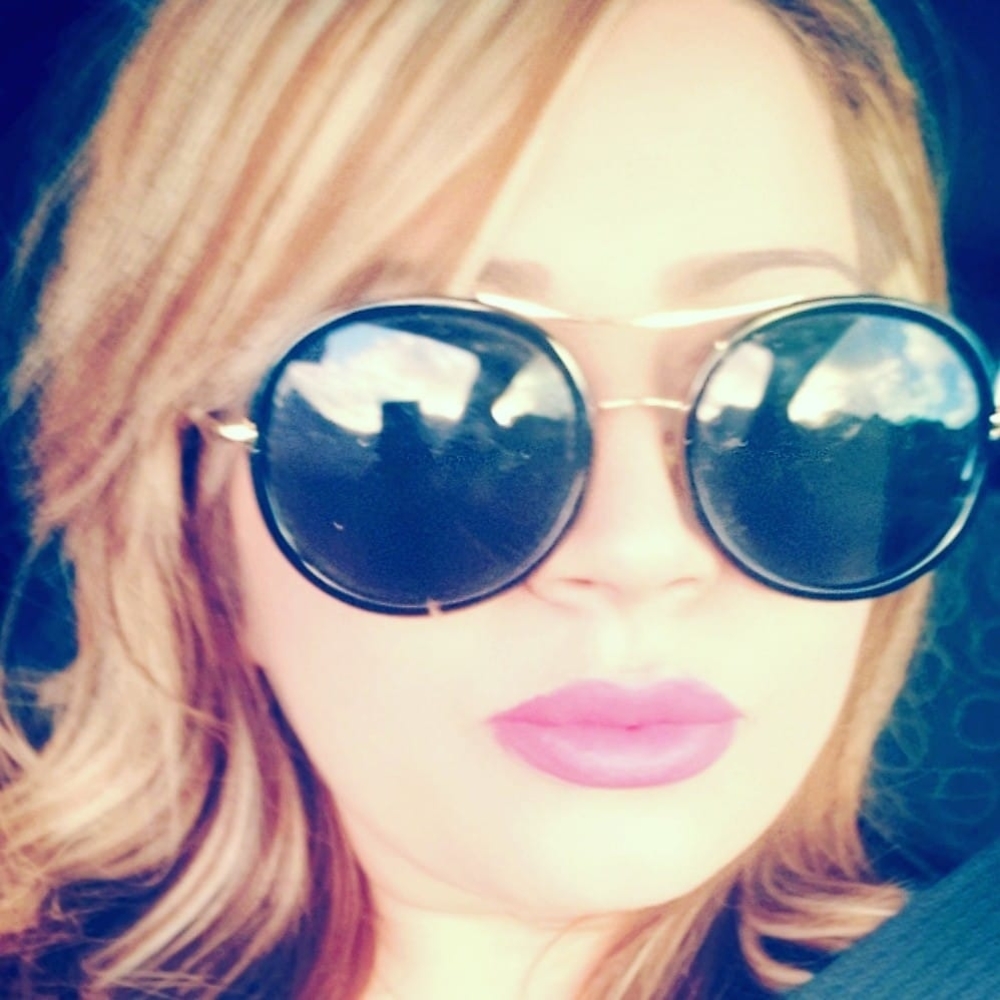 Meet your Posher, Lorena